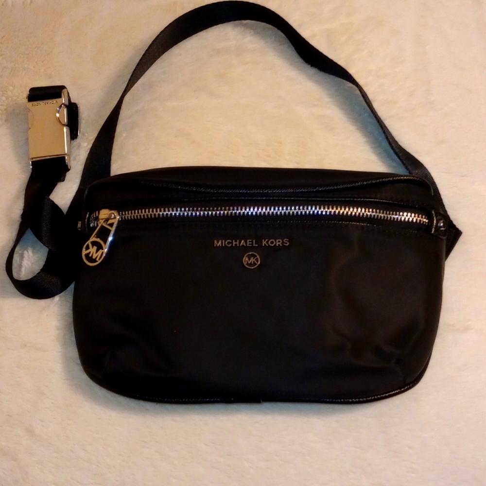 Michael kors crossbody